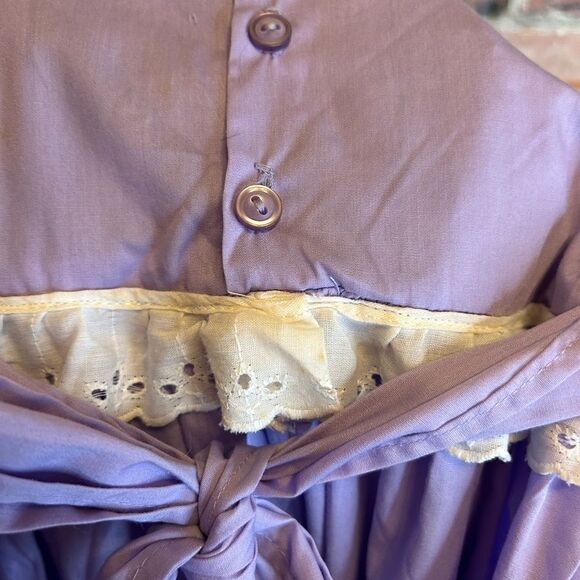 5 for $25🔥Vintage Purple Lavendar Eyelet Lace Pleated Dress Girls Size 6/6X - Picture 5 of 6